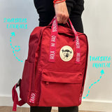 Mochila Para Viajeros Saludos del Mundo Color Rojo Inglés - Pepita Viajera