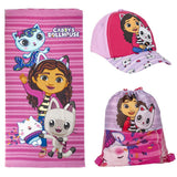 Mini Mochila Infantil Preescolar La Casa De Muñecas De Gabby + Toalla Gabby Para Playa + Gorra Gabby  - Cerdá